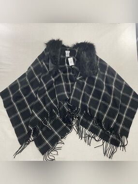 J Crew Women’s Faux Fur Cape Scarf Shawl AG527 One Size Black White NWT